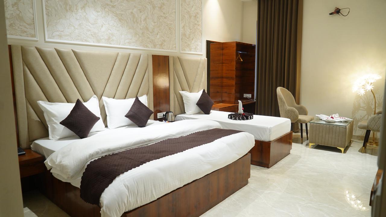 Well-appointed hotel room at THE ROYAL KING best hotel in Ludhiana